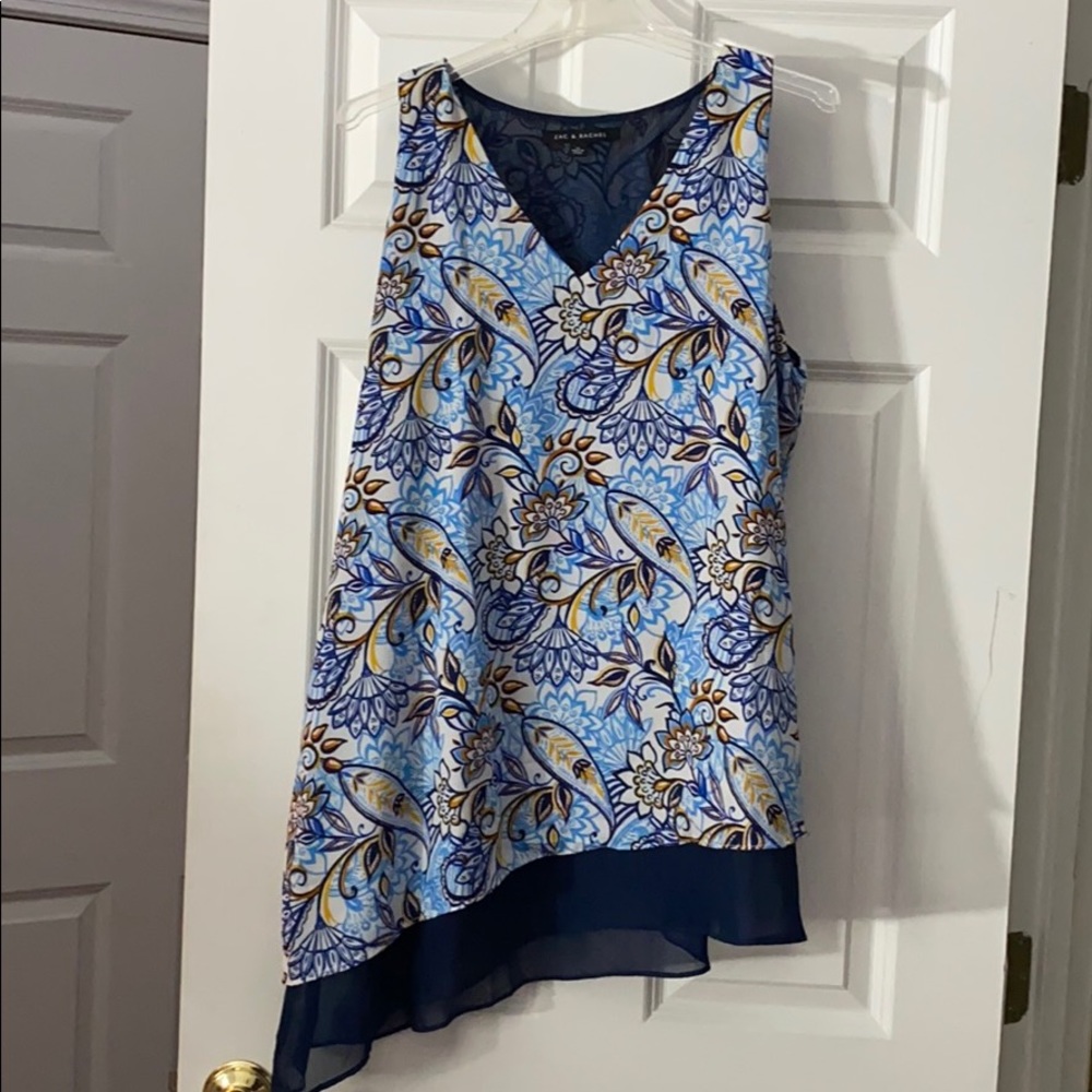 Hi/low (to the side) sleeveless top